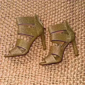 Jessica‎ Simpson women’s gold sparkly heels size 7.5